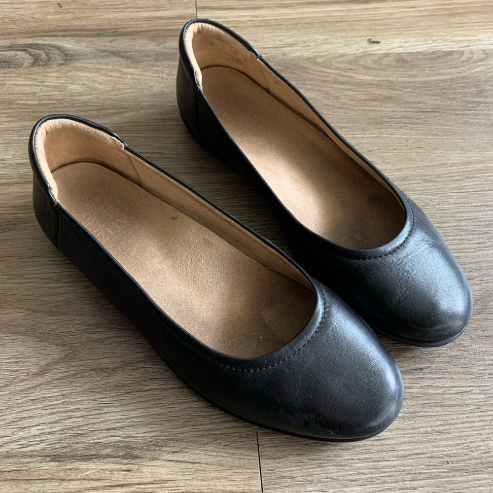 Naturalizer Maxwell Leather Ballet Flats